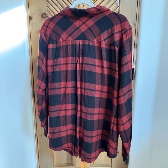 NWOT Torrid (3X) Red & Black Plaid Button-Down Flannel Shirt with Lattice Should - Picture 2 of 7